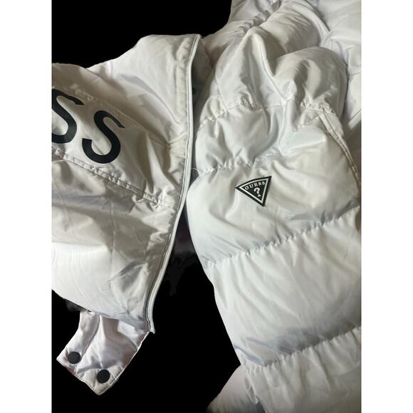 Guess Chase Logo Puffer Jacket- White size Medium-detachable hood - Picture 4 of 7